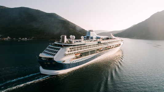 EU-backed project to protect marine ecosystems from underwater noise pollution - Credit: Shutterstock 