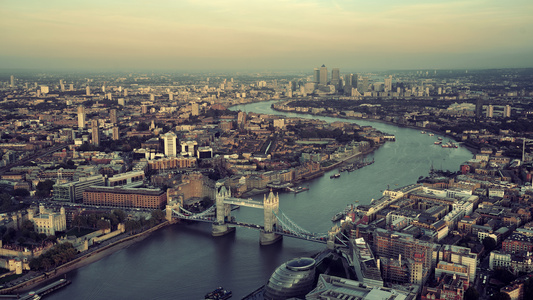 Vessel-to-grid technology on River Thames could help balance London’s power grid