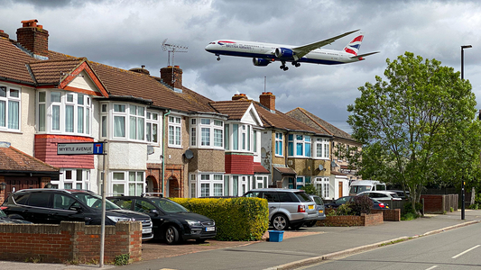 A significant overhaul of UK airspace to modernise flight paths will be implemented under new government plans.
