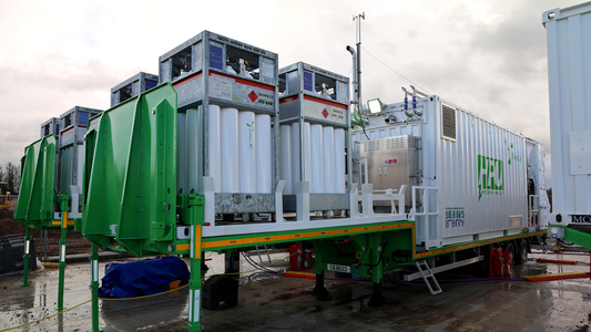 Over 2,500 tonnes of green hydrogen from UK hydrogen supplier GeoPura will power construction machinery at the Lower Thames Crossing project. - Uncredited