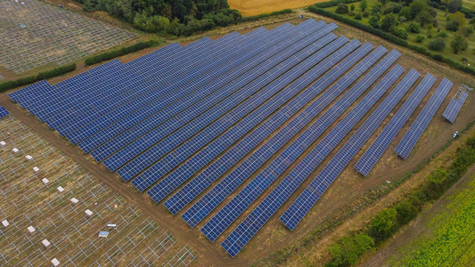 Transport for London (TfL) is partnering with SSE Energy Solutions to build purpose-built solar installations that will supply electricity to the Tube network. - Uncredited