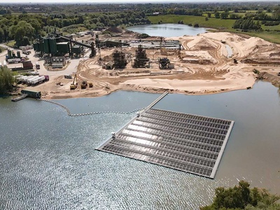 A 400kW floating photovoltaic (FPV) array has been installed at  Bathgate Silica Sand’s Cheshire quarry to supply the industrial sand producer with renewable electricity.  - Credit: Nova