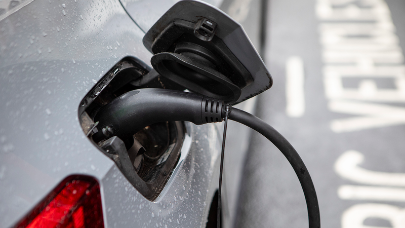 Electric car batteries improving faster than global warming can degrade them