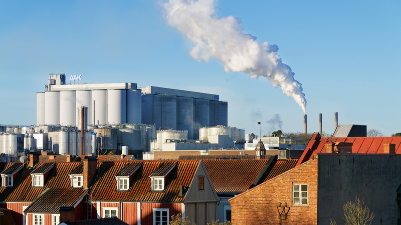 EU cuts greenhouse gas emissions by 40% but transport remains a weak spot