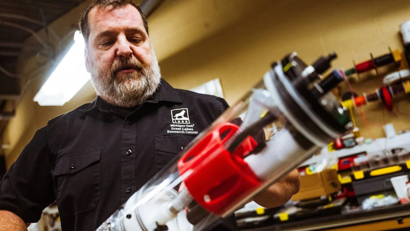 Fuel cell harvests energy from microscopic organisms to power ocean sensors